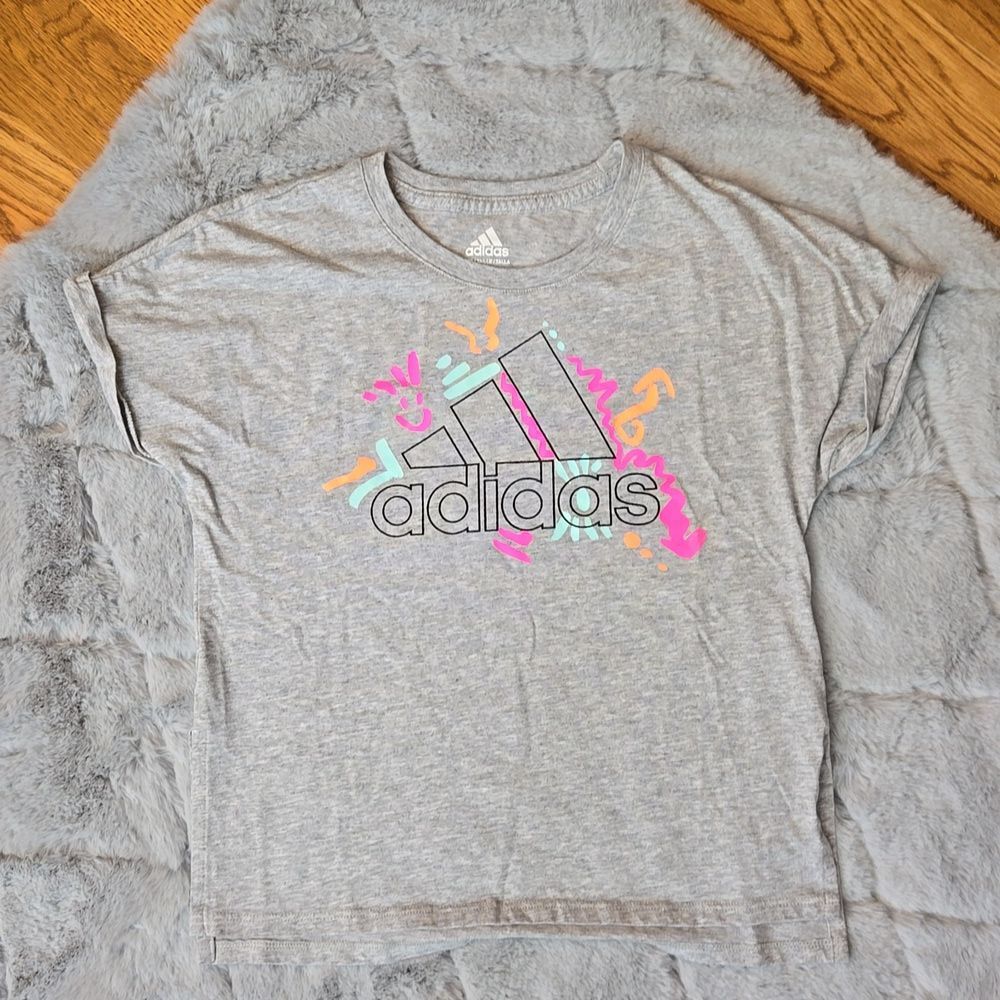 Adidas Grey Short-sleeve Graphic Shirt, Girls Medium, Great Condition